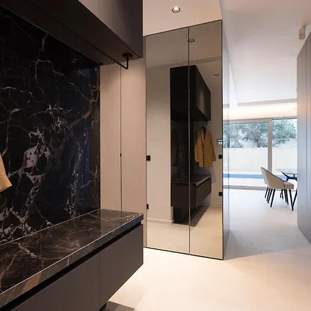 Aurea With Private Pool And Garden * קרק